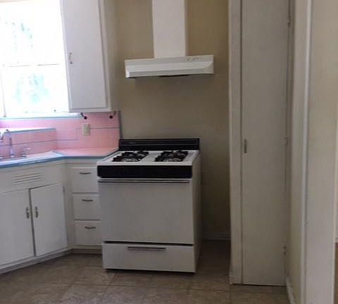 4th image of 15170 Golden Gate Dr