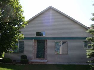 1814 E Ironwood Dr, Essexville, MI 48732