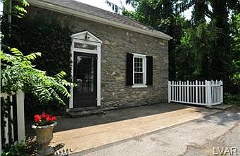 3rd image of 3312 Chauncy St