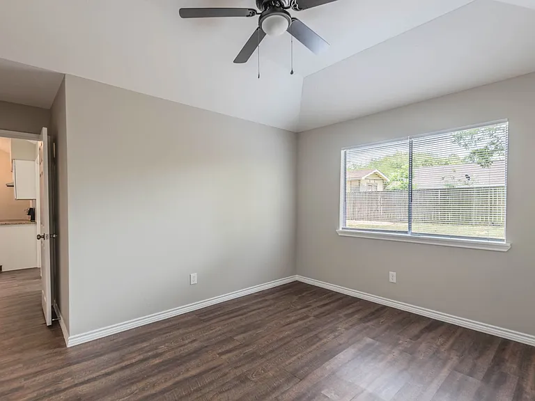 7522 Pepperbrook Dr — Photo 8