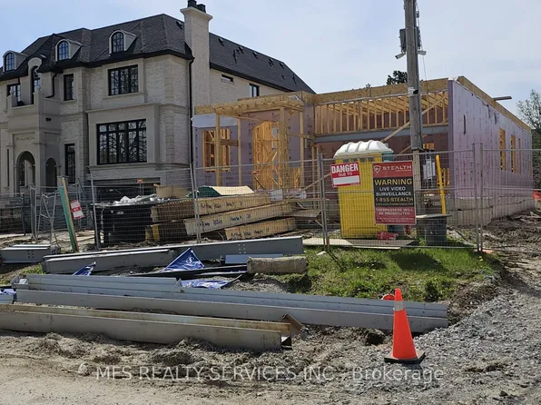 21 Long Hill Dr, Richmond Hill, ON L4E 3M5