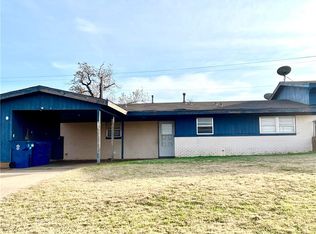 205 E Choctaw Rd #B, Foss, OK 73647