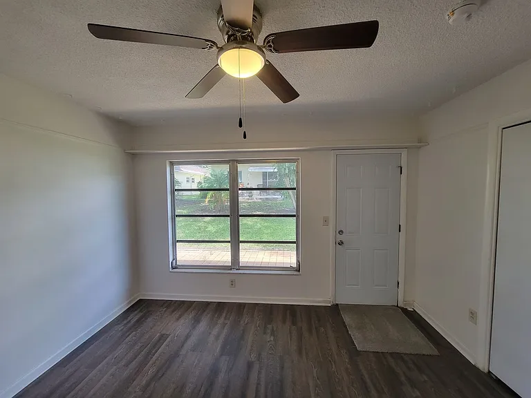 1657 S Lake Ave #3 — Photo 7