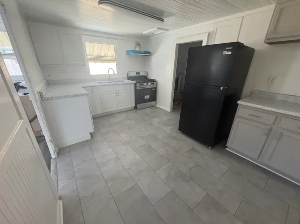 563 W Sepulveda St, San Pedro, CA 90731