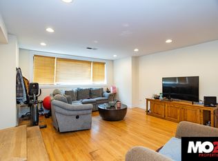 1738 W Addison St APT 1, Chicago, IL 60613