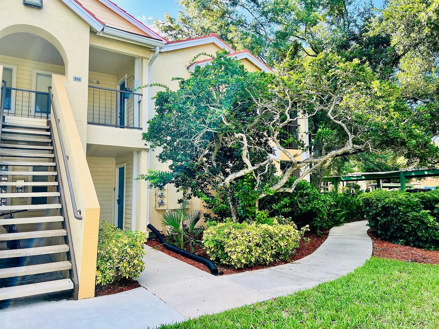 2 bed, 2.0 bath, 1033 sqft, $1,650 — Photo 3