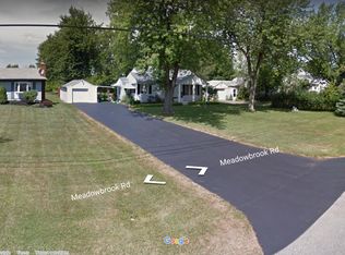 5160 Meadowbrook Rd, Williamsville, NY 14221