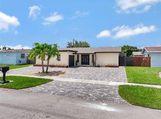 11391 NW 40th Pl, Sunrise, FL 33323