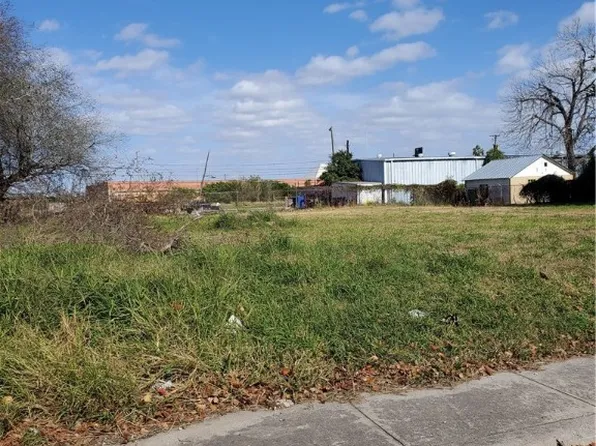 2910 Marguerite St, Corpus Christi, TX 78405