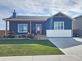 166 W 9th St, Fort Macleod, AB T0L0Z0