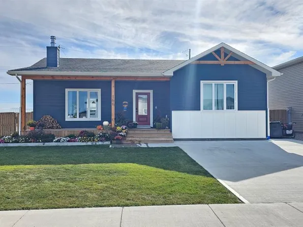 166 W 9th St, Fort Macleod, AB T0L 0Z0