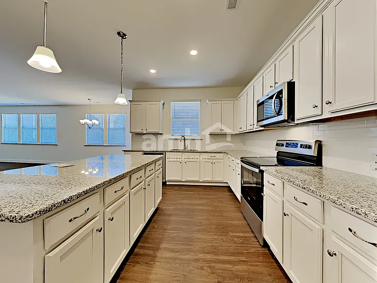 130 Hamilton Park Dr — Photo 4