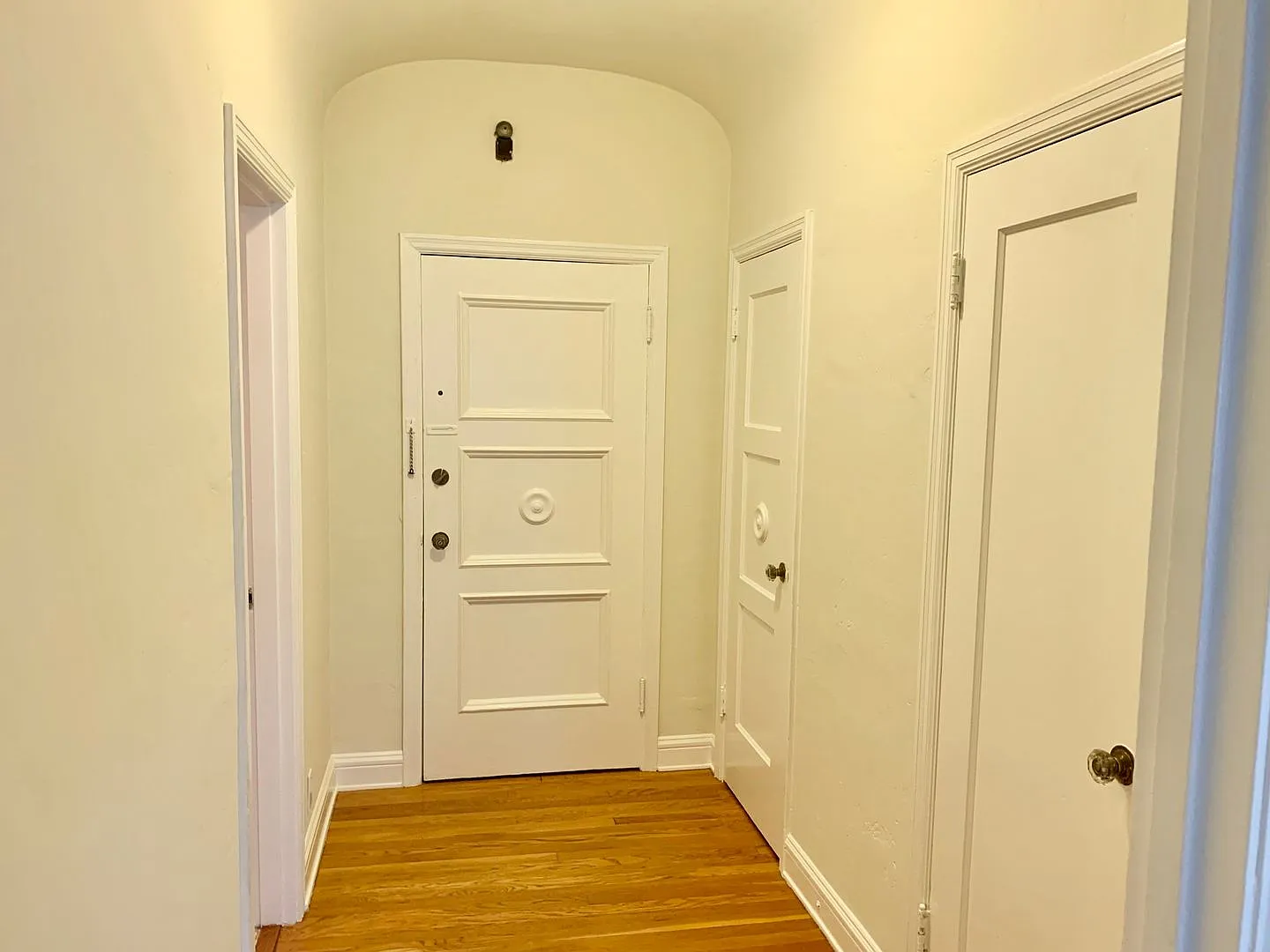 Large Marina Studio With Separate Kitchen And Dining Room! Progressive — Photo 4