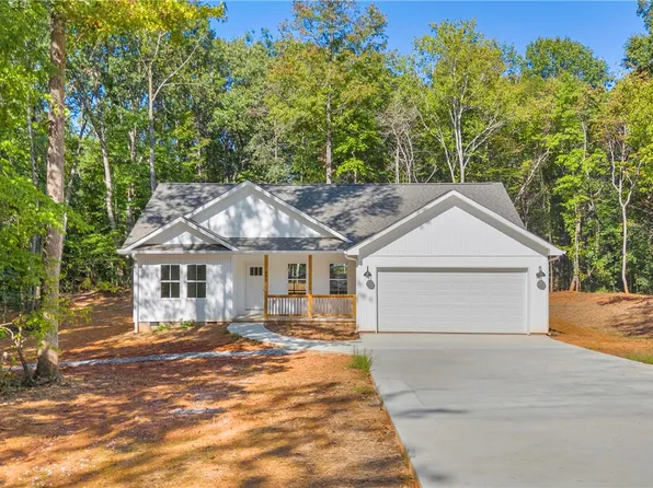 187 Union Pl, Westminster, SC 29693
