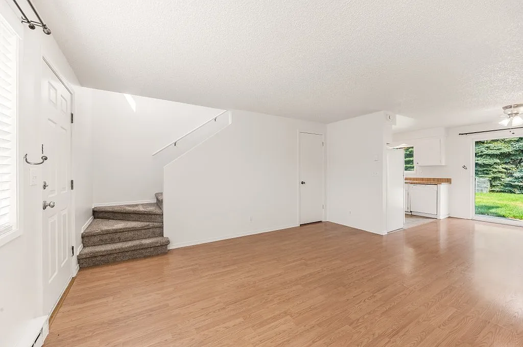 2 bed, 1.5 bath, 1048 sqft, $1,795 — Photo 4