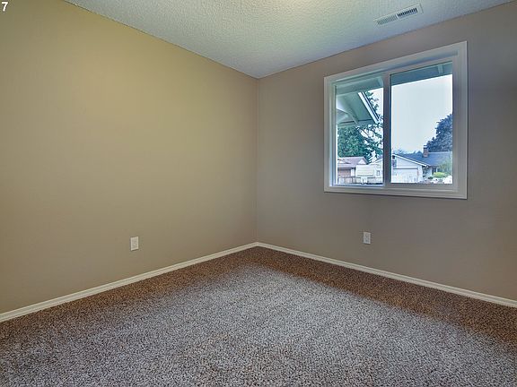 4th image of 3213 NE 135th Ave