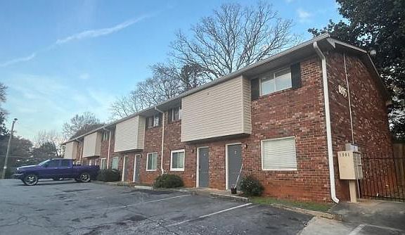 3rd image of 1895 Dunlap Ave Unit E-f