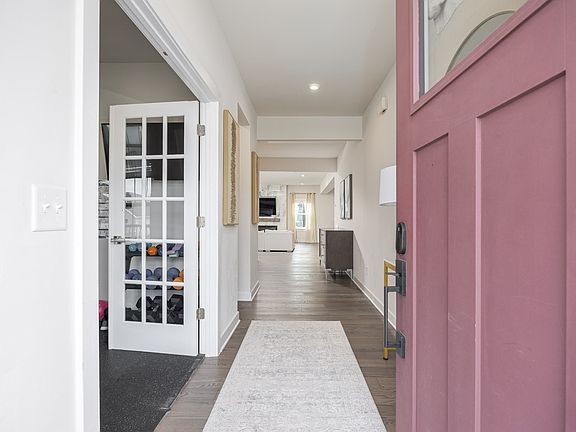 4th image of 807 Raintree Dr