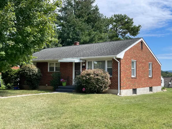 518 Pine St, Vinton, VA 24179