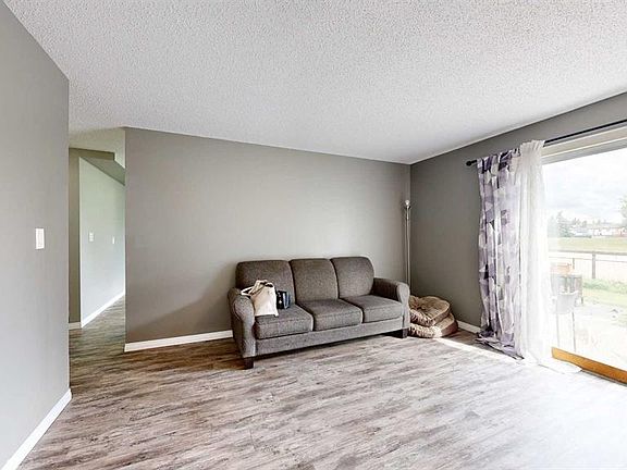 4th image of 6413 W 94a St