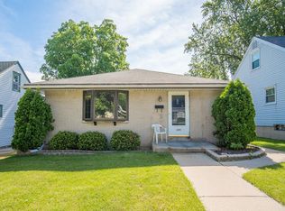 3818 N 98th St, Milwaukee, WI 53222