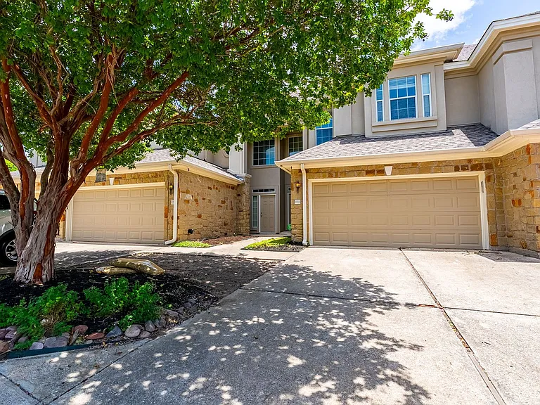 1101 E Parmer Ln #121 — Photo 2