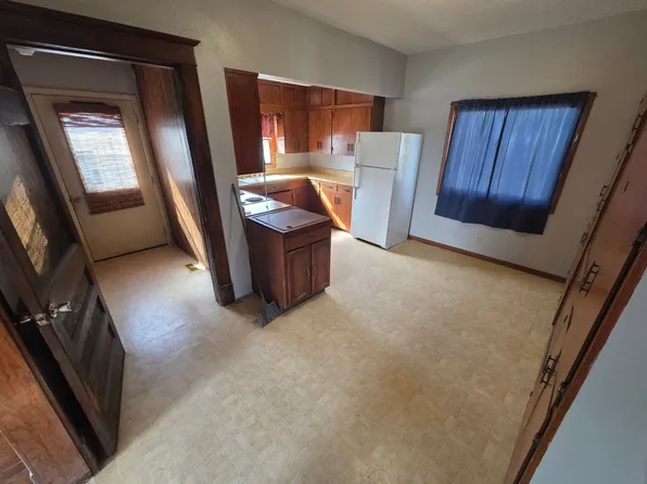 220 S Ontario St, Pomeroy, IA 50575