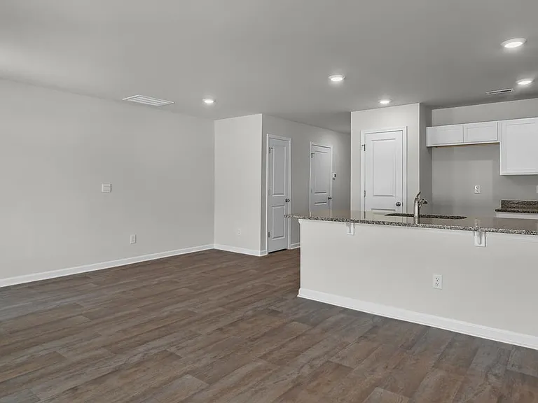 7110 Dunford Rd — Photo 11