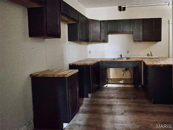 3rd image of 3451 Itaska St