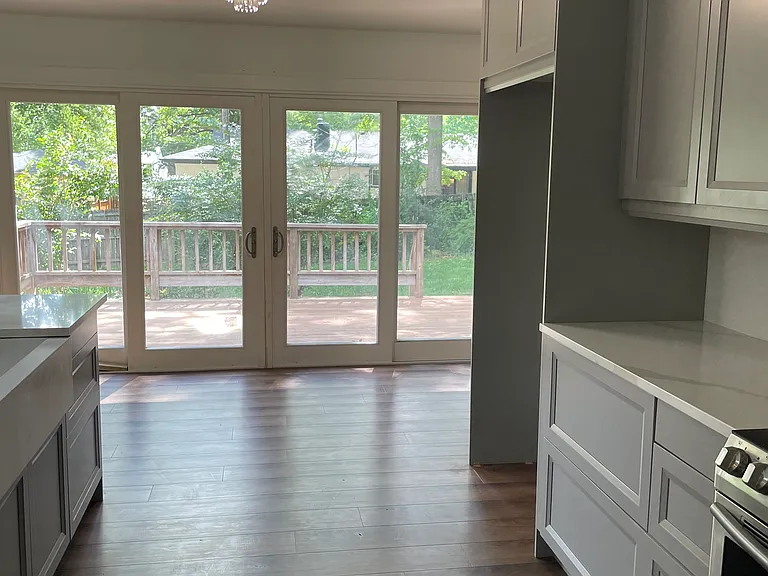 1508 S Bedford Rd — Photo 9