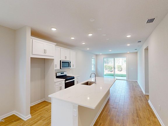 5th image of 78 LOCHLOOSA Court