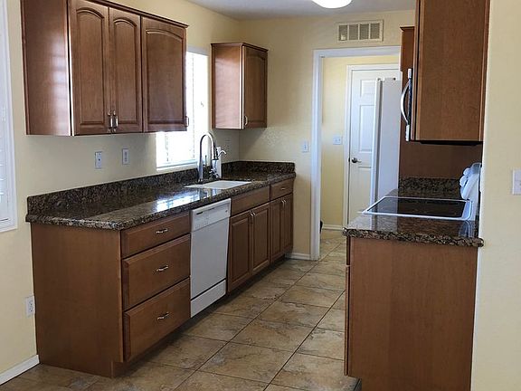 4th image of 2827 Kiowa Blvd S