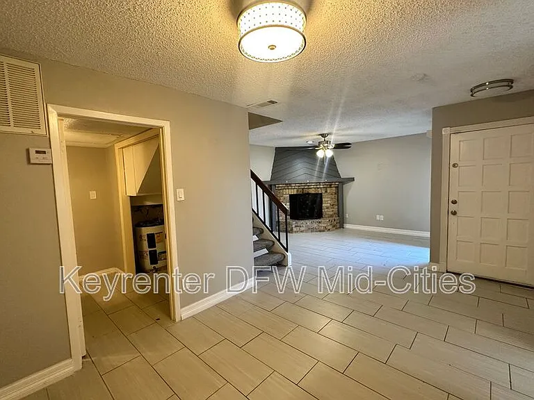 2623 Piedras Dr — Photo 7