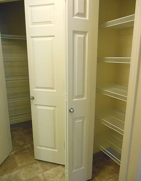 Oak Tree Apartments — Photo 36