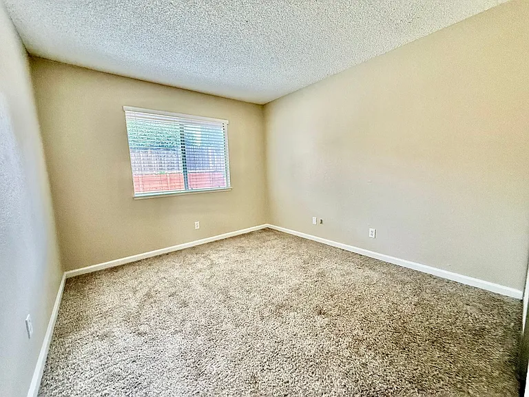 8208 Charlotte Ave — Photo 9