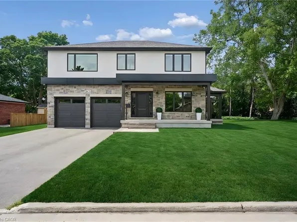 2423 Raymore Dr, Burlington, ON L7R 2B4