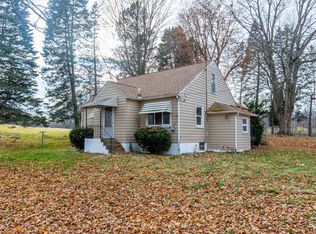 19126 Rickerman Rd, Galien, MI 49113