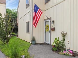 21 Kenneth Stuart Pl APT C, Mohegan Lake, NY 10547