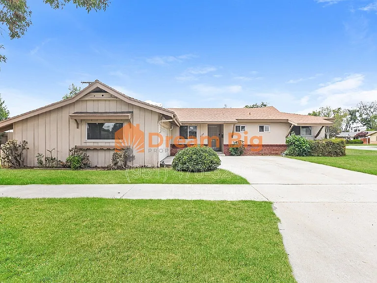 5971 Sunland Pl — Photo 2