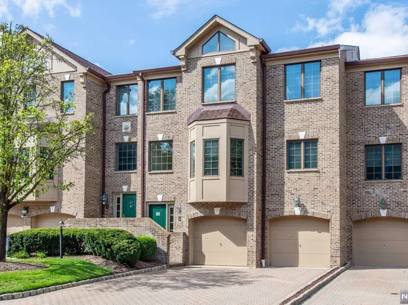 9 Sherbrooke Ct #23, Saddle River, NJ 07458