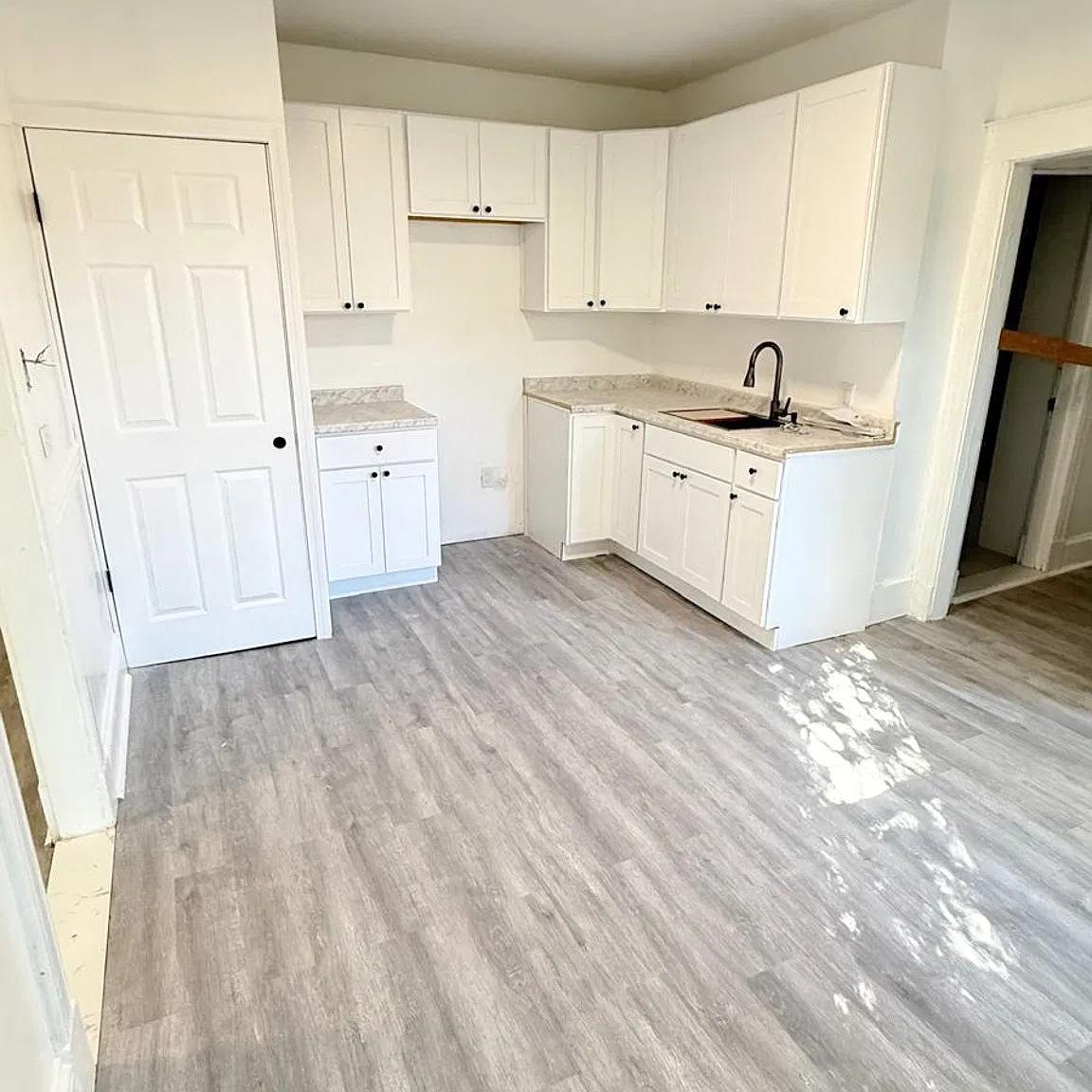 2 bed, 1000 sqft, $1,500 — Photo 1