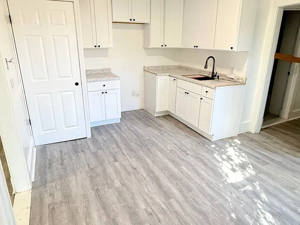 14 Hillside Ave #3S
