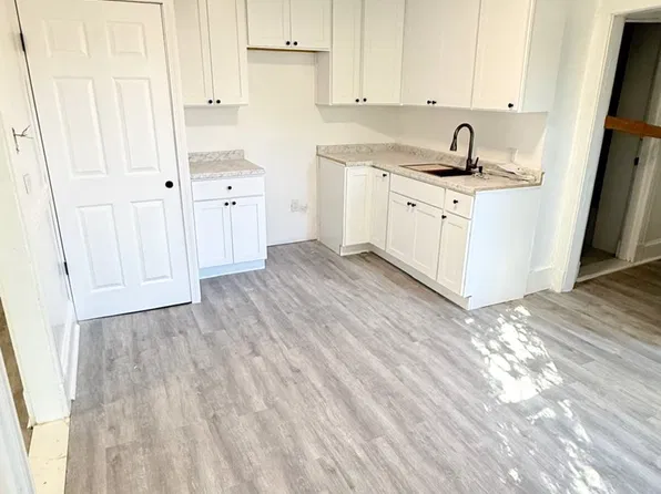 14 Hillside Ave, Hartford, CT