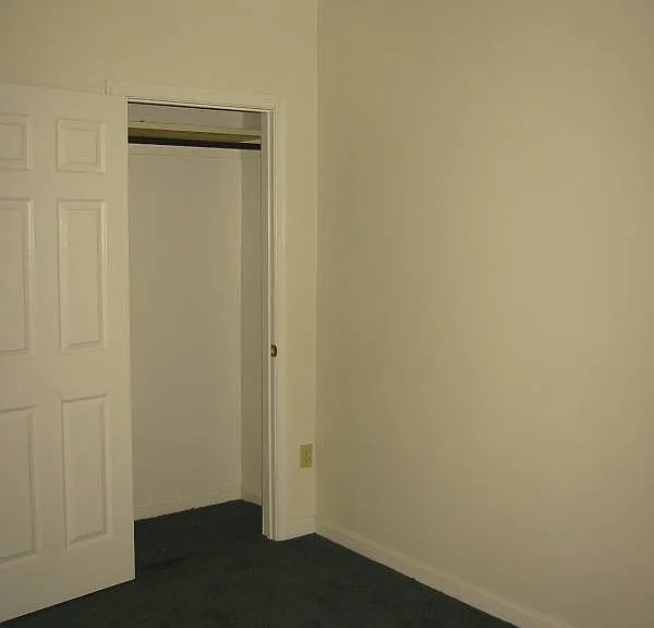 1220 Half St SW #B — Photo 5