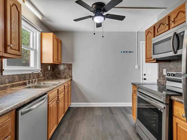 Kitchen w/ Stainless Steel Appliances and Lots of Cabinet Space!