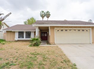 6019 Robin Ln, San Bernardino, CA 92407