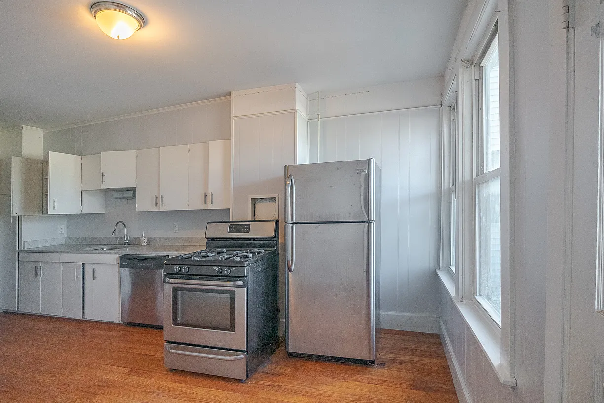 141 Cottage St - 3 — Photo 1