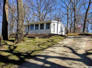 688 Oak Hills Dr, Brooklyn, MI 49230