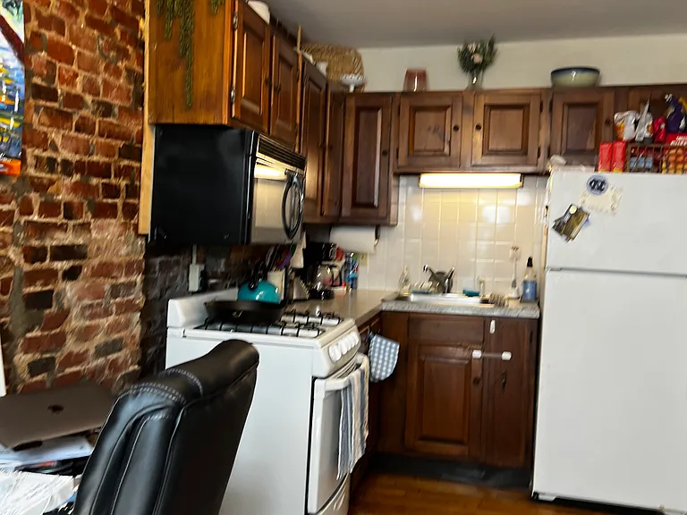 80 Phillips St #2 — Photo 6