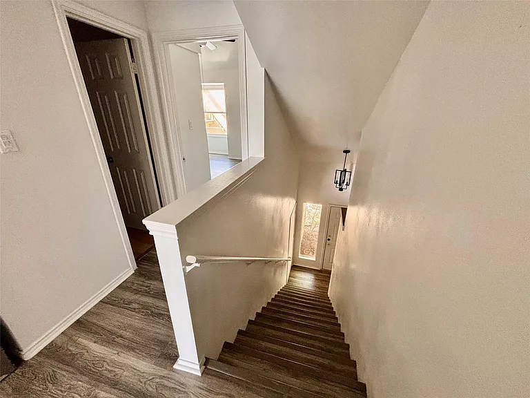 6913 Thorncliffe Dr #B — Photo 11